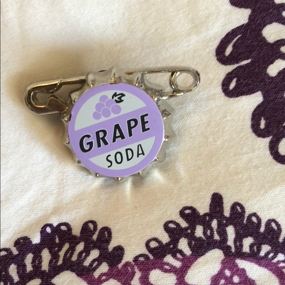Up Grape Soda Disney Pin - Picture 1 of 2